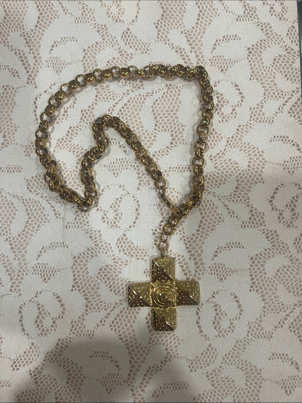 Gold Cross Pendant Necklace - Women's Fashion Jewelry